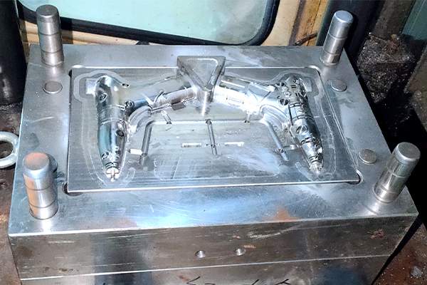 molde de inyecci&oacute;n de pl&aacute;stico